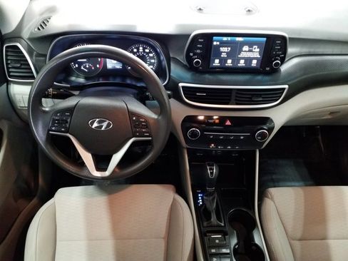 Used 2020 Hyundai Tucson SE image 3
