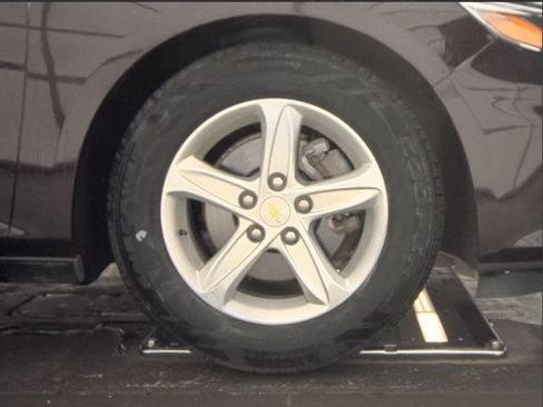 Used 2020 Chevrolet Malibu LS image 13