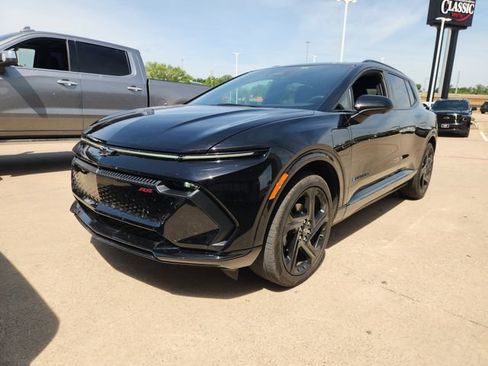 Used 2025 Chevrolet Equinox EV RS FWD image 3