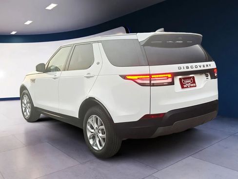 Used 2019 Land Rover Discovery SE image 3