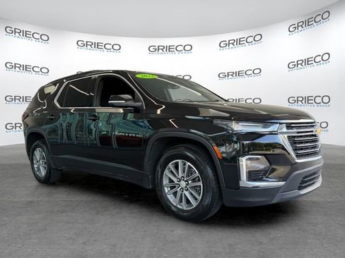 Used 2023 Chevrolet Traverse LT w/ Rear Camera Mirror Package AWD/4WD image 1