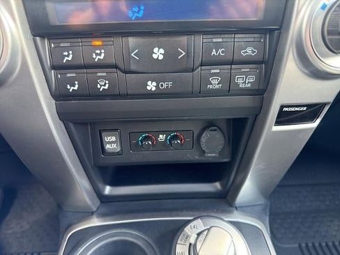 Used 2019 Toyota 4Runner Limited w/ Convenience Package AWD/4WD image 28