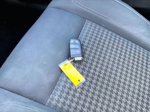 Used 2019 Dodge Challenger SXT image 14