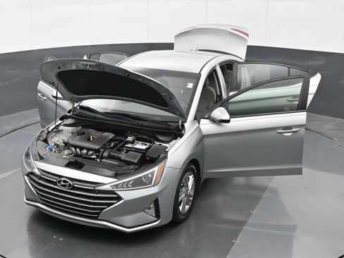 Used 2020 Hyundai Elantra SEL FWD image 46
