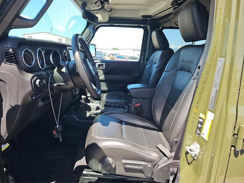 Used 2023 Jeep Wrangler Unlimited Sahara AWD/4WD image 9