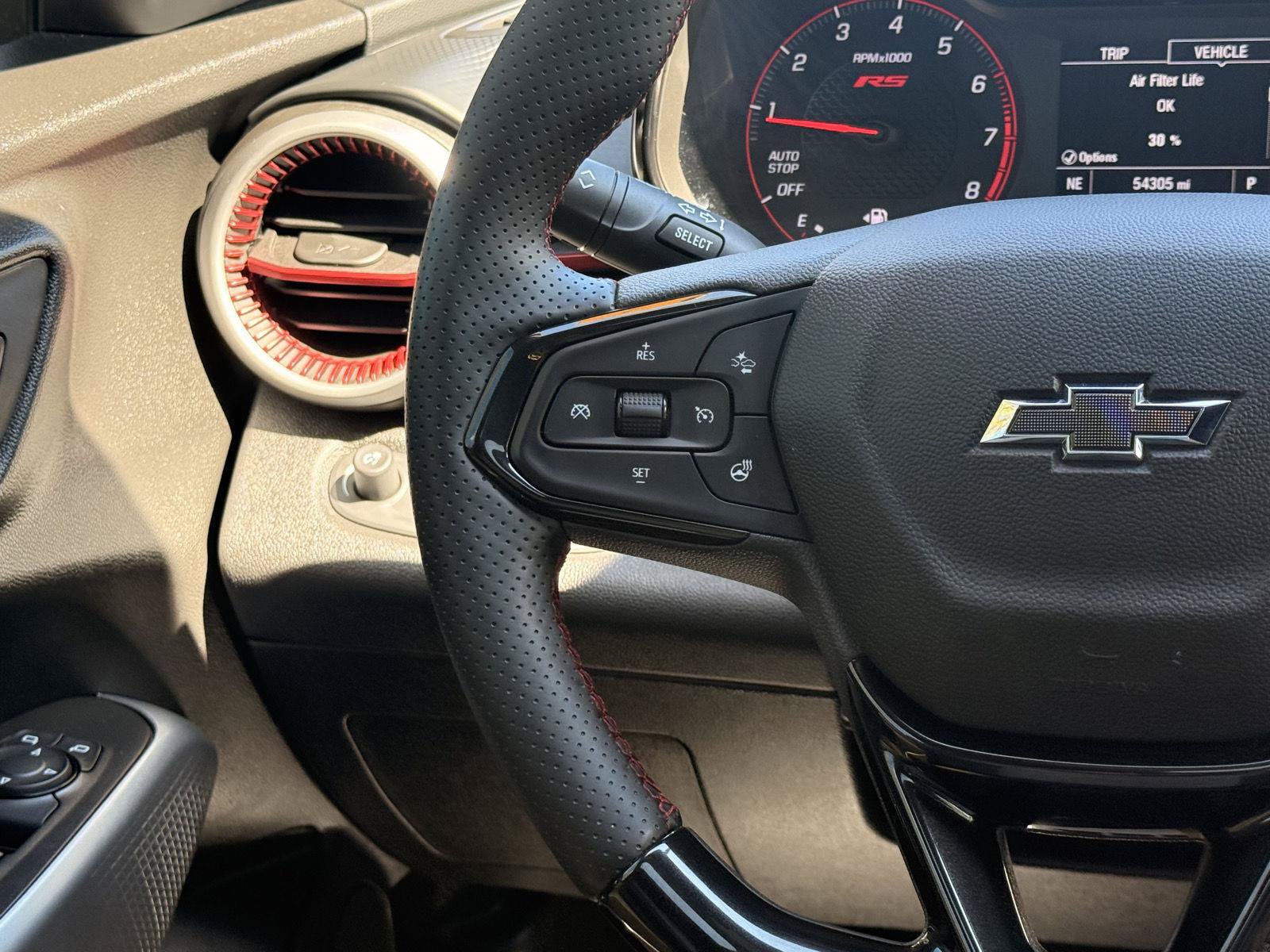Used 2024 Chevrolet Trax RS w/ Sunroof Package FWD image 26