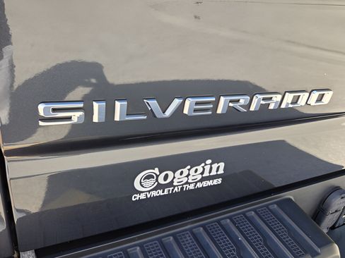 Certified 2021 Chevrolet Silverado 1500 RST AWD/4WD image 31
