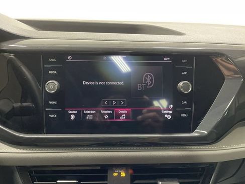 Used 2022 Volkswagen Taos SEL w/ Panoramic Sunroof Package FWD image 16