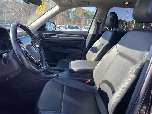 Used 2019 Volkswagen Atlas SE w/ Panoramic Sunroof Package image 4