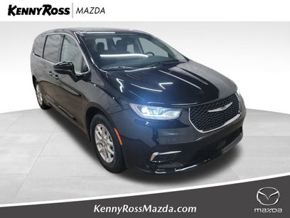 Used 2024 Chrysler Pacifica Touring-L