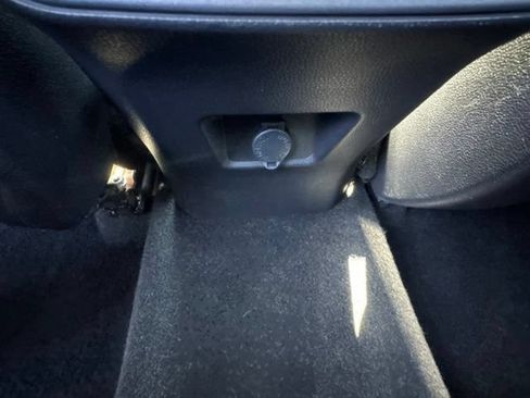 Used 2025 Toyota RAV4 LE AWD/4WD image 15