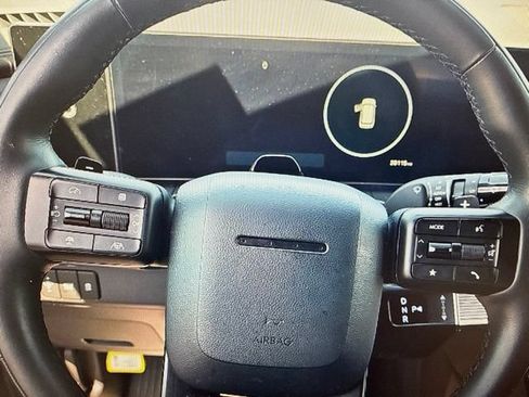 Used 2025 Hyundai Santa Fe Calligraphy AWD/4WD image 9
