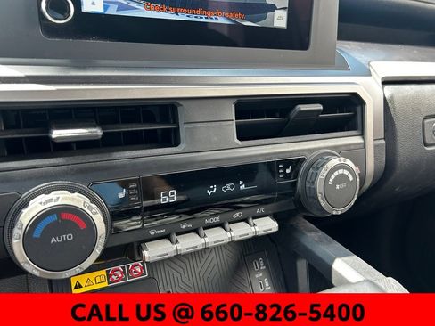 Certified 2025 Toyota 4Runner TRD Off-Road AWD/4WD image 18