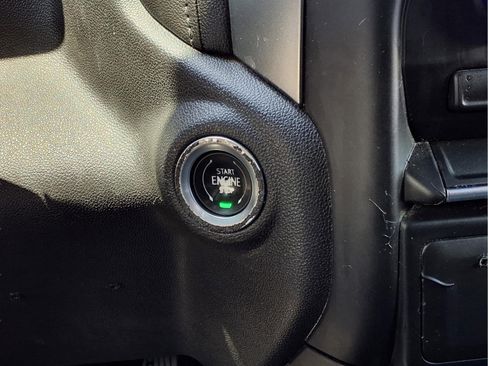 Used 2022 Chevrolet Silverado 1500 LT AWD/4WD image 12