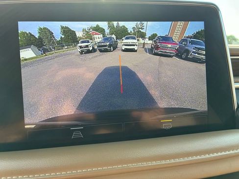 Used 2024 Chevrolet Suburban Premier AWD/4WD image 31