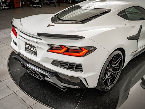 Used 2023 Chevrolet Corvette Z06 image 13