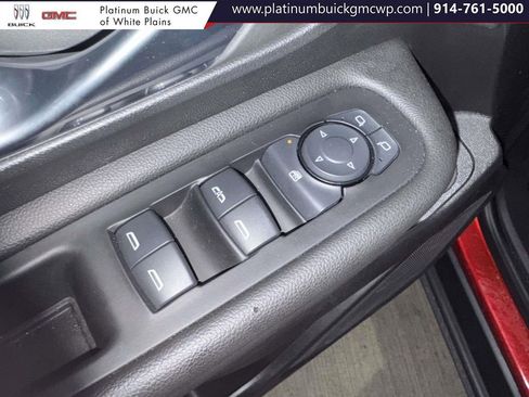 Used 2024 GMC Terrain SLE w/ Driver Convenience Package image 17