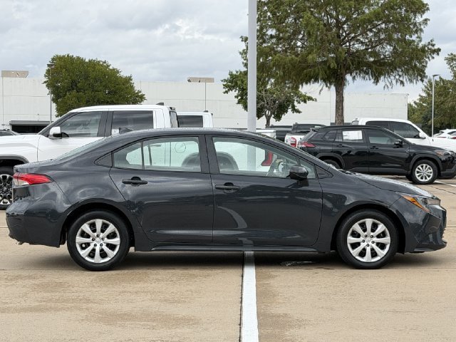 Used 2025 Toyota Corolla LE FWD image 3