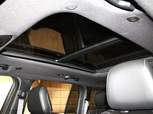 New 2025 Jeep Grand Cherokee Limited w/ Luxury Tech Group II image 24