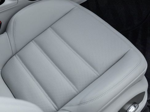 New 2026 Porsche Macan Turbo AWD/4WD image 43