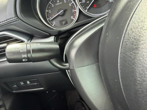 Used 2018 MAZDA CX-5 Touring w/ Preferred Equipment Package FWD image 16