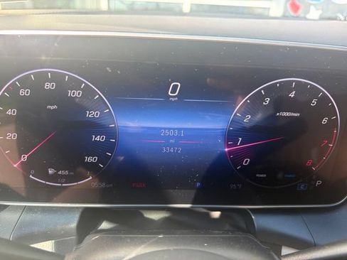 Used 2024 Mercedes-Benz GLC 300 image 9