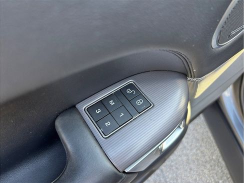 Used 2017 Land Rover Range Rover Sport HSE image 25