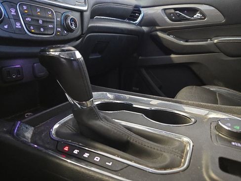 Used 2018 Chevrolet Traverse LT AWD/4WD image 26