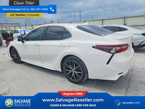 Used 2021 Toyota Camry SE FWD image 3