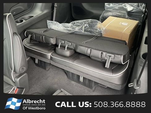 New 2026 Chrysler Pacifica Limited w/ S Appearance Package AWD/4WD image 13