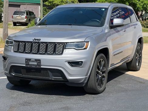 Used 2021 Jeep Grand Cherokee Laredo X AWD/4WD image 43