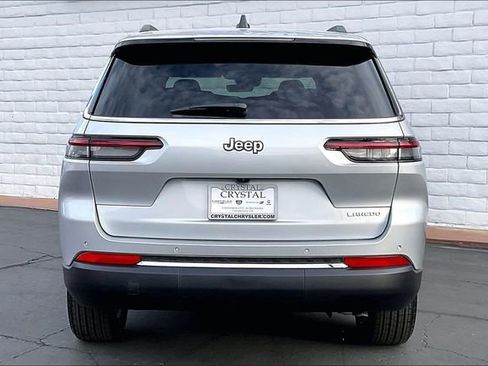 New 2025 Jeep Grand Cherokee L Laredo image 3