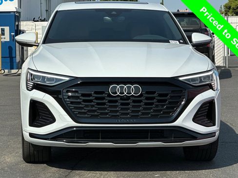 Used 2024 Audi Q8 e-tron Premium image 9