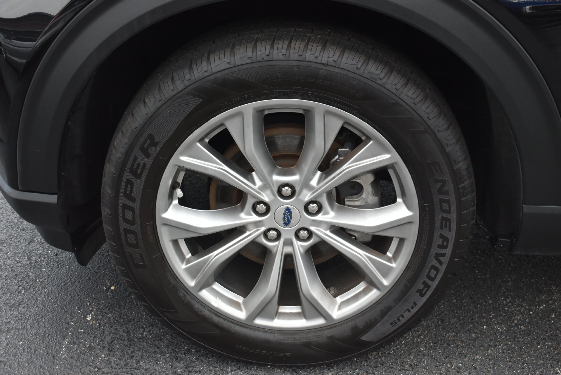 Used 2023 Ford Explorer Limited AWD/4WD image 9
