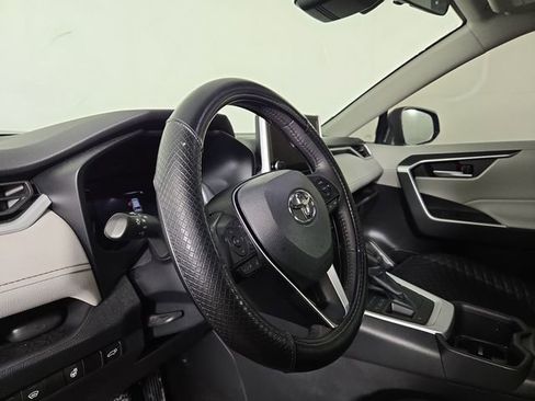 Used 2023 Toyota RAV4 XLE w/ Convenience Package image 14