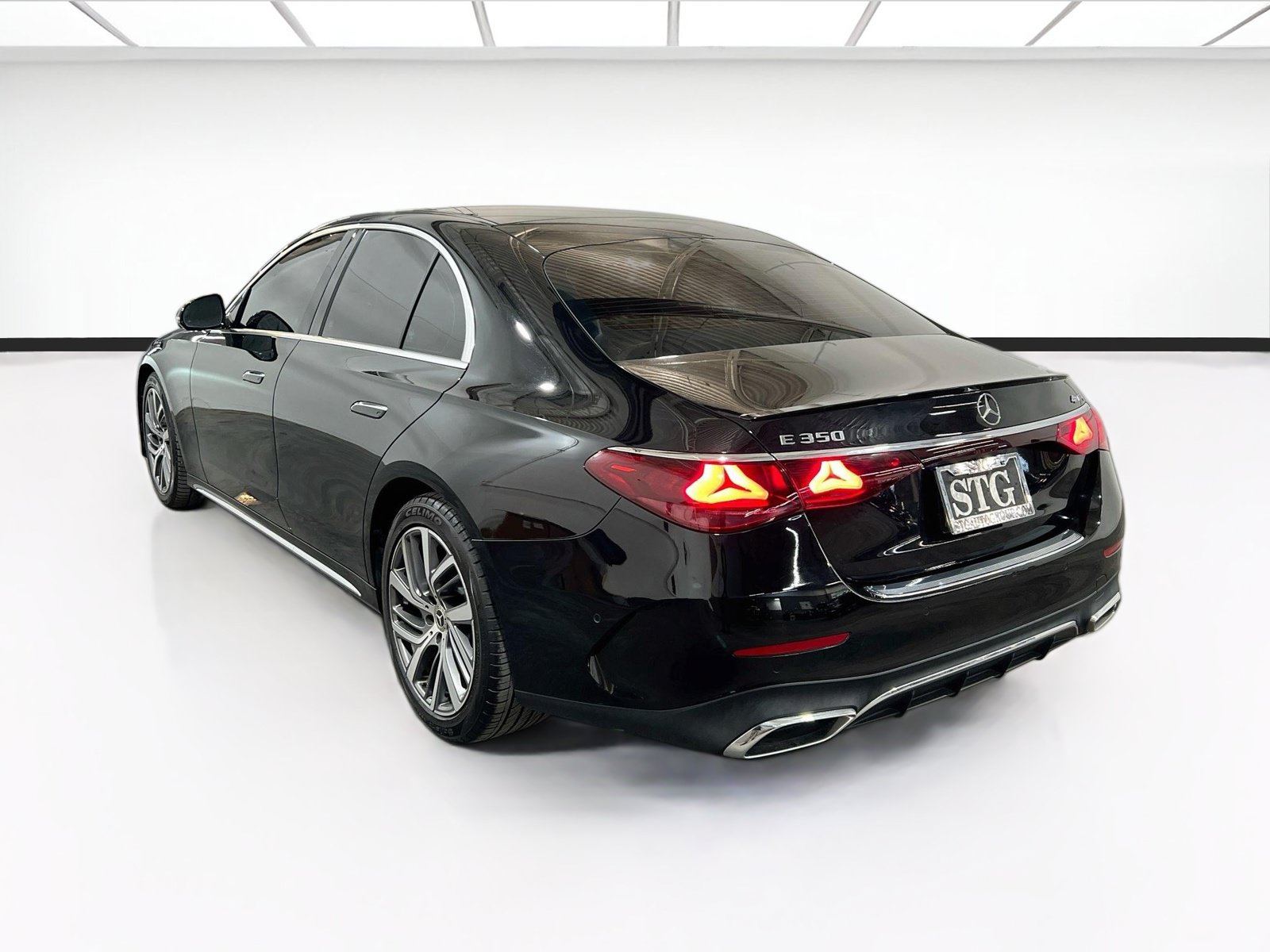 Used 2024 Mercedes-Benz E 350 4MATIC Sedan image 6