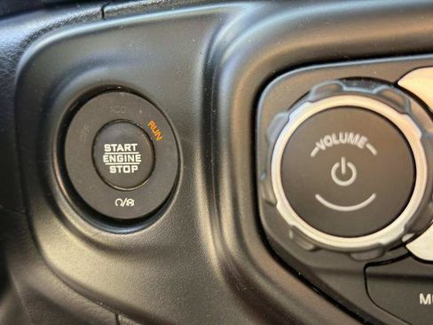 Used 2021 Jeep Gladiator Sport AWD/4WD image 25