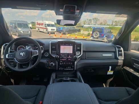 New 2026 RAM 1500 Big Horn AWD/4WD image 9