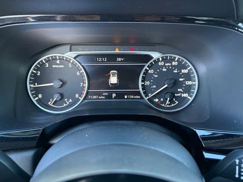 Used 2022 Nissan Pathfinder SV image 19