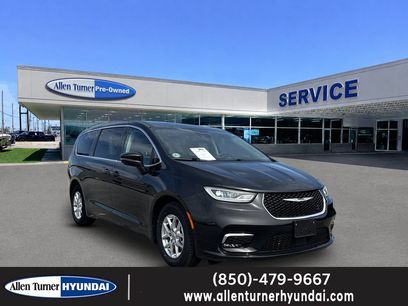 Used 2023 Chrysler Pacifica Touring-L