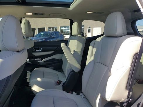 New 2025 Subaru Ascent Limited w/ Popular Package #2 image 10