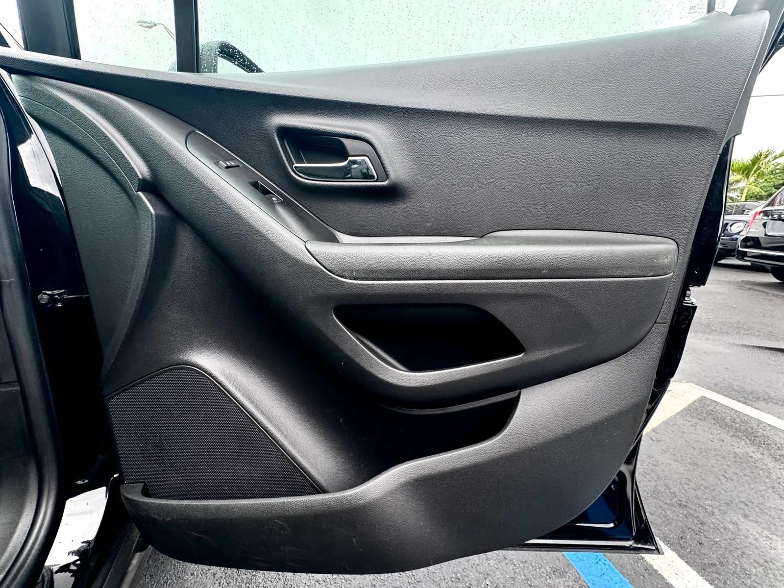 Used 2021 Chevrolet Trax LT w/ Midnight Edition FWD image 26