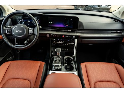 Used 2023 Kia Carnival SX image 17
