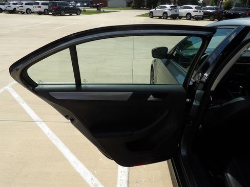 Used 2018 Volkswagen Jetta Wolfsburg Edition image 26