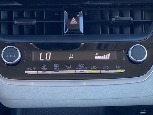 Certified 2025 Toyota Corolla LE image 30