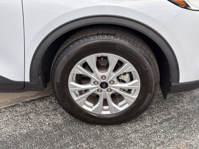 Used 2025 Ford Escape Active FWD image 9