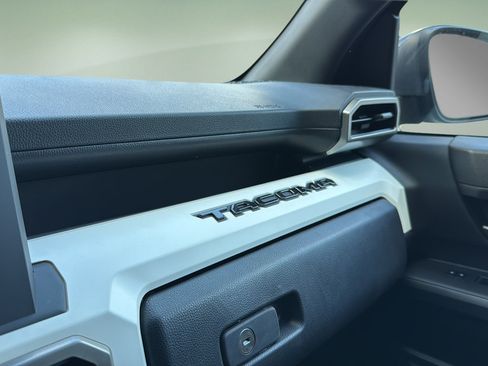Used 2024 Toyota Tacoma TRD Sport AWD/4WD image 24