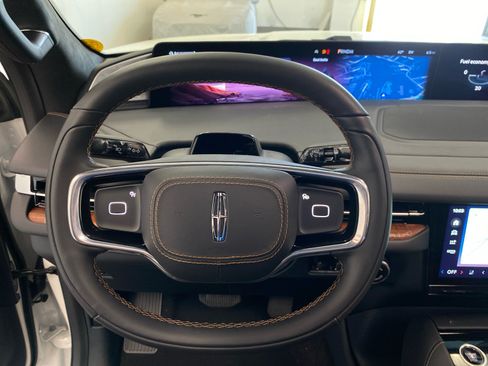 New 2026 Lincoln Navigator Black Label AWD/4WD image 21
