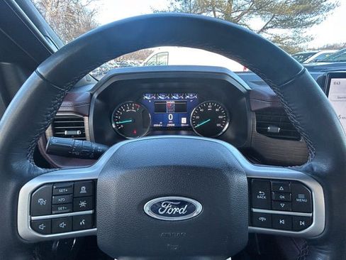 Used 2024 Ford Expedition Limited image 15