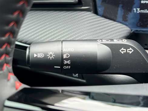 New 2025 Nissan Kicks SR w/ SR Premium Package FWD image 12